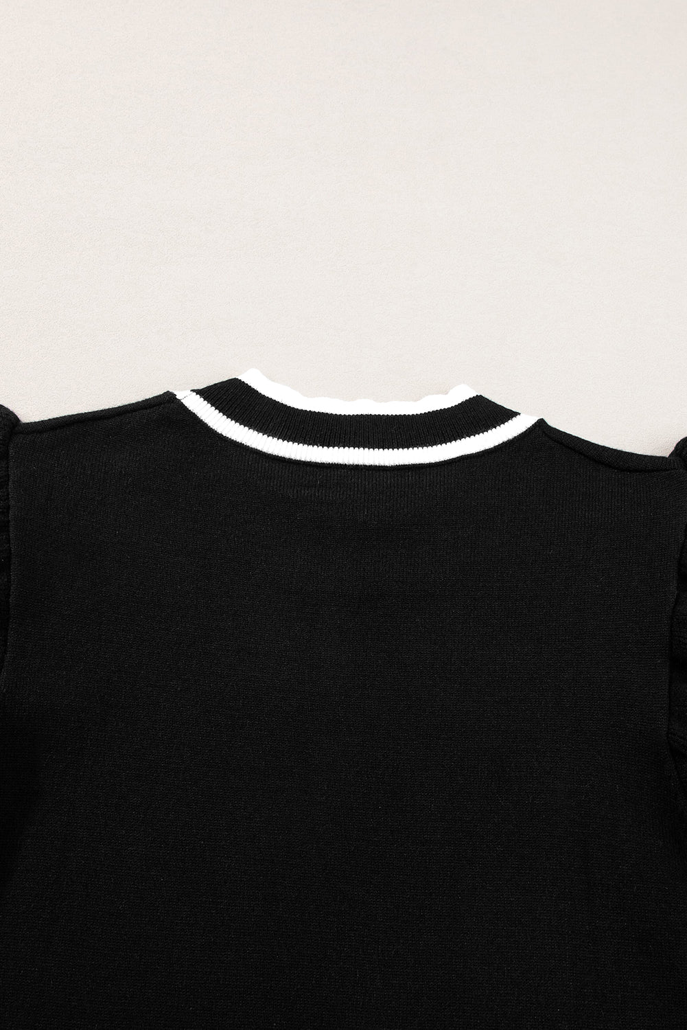 Black Edge Piping Ruffled Sleeve Round Neck Knit T Shirt